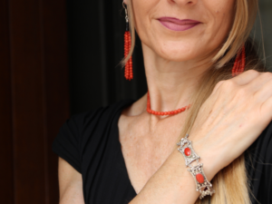 come-abbinare-i-gioielli-in-corallo